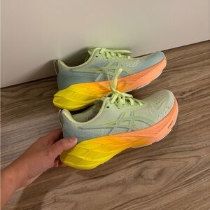 ASICS Novablast 4 size 6W